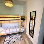 Pine & Apple Sintra Beach House Σπίτι διακοπών Colares